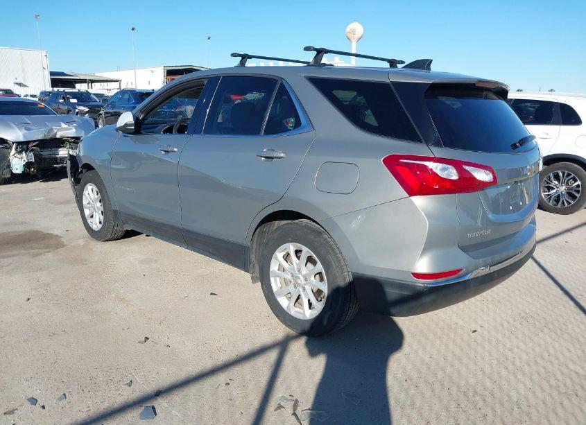 Photo 3 of 2018 Chevrolet Equinox LT (VIN 3GNAXJEVXJS579607)