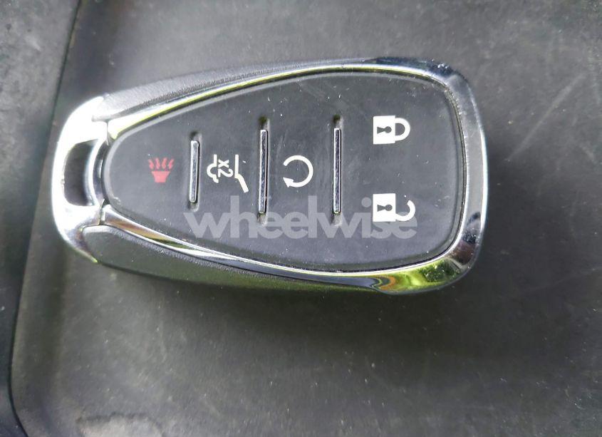 Photo 11 of 2018 Chevrolet Equinox LT (VIN 3GNAXJEVXJS614100)