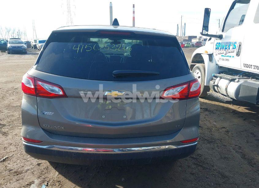 Photo 16 of 2018 Chevrolet Equinox LT (VIN 3GNAXJEVXJS614100)