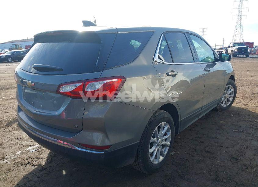 Photo 4 of 2018 Chevrolet Equinox LT (VIN 3GNAXJEVXJS614100)