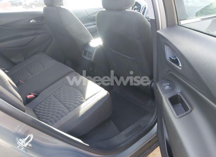 Photo 8 of 2018 Chevrolet Equinox LT (VIN 3GNAXJEVXJS614100)