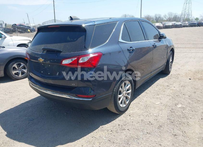 Photo 4 of 2018 Chevrolet Equinox LT (VIN 3GNAXJEVXJS629129)