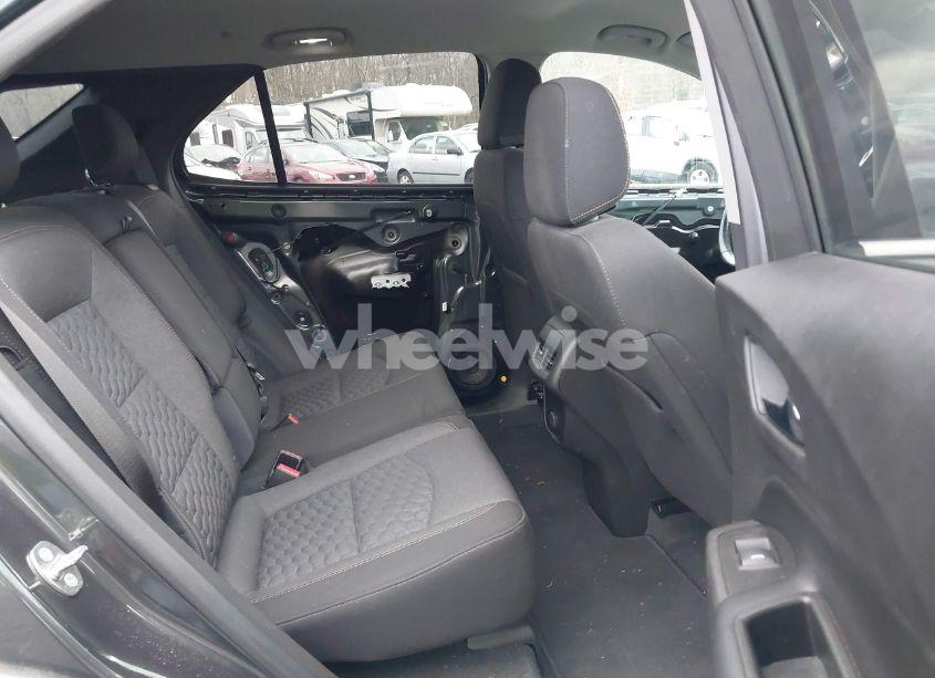 Photo 8 of 2018 Chevrolet Equinox LT (VIN 3GNAXJEVXJS635688)