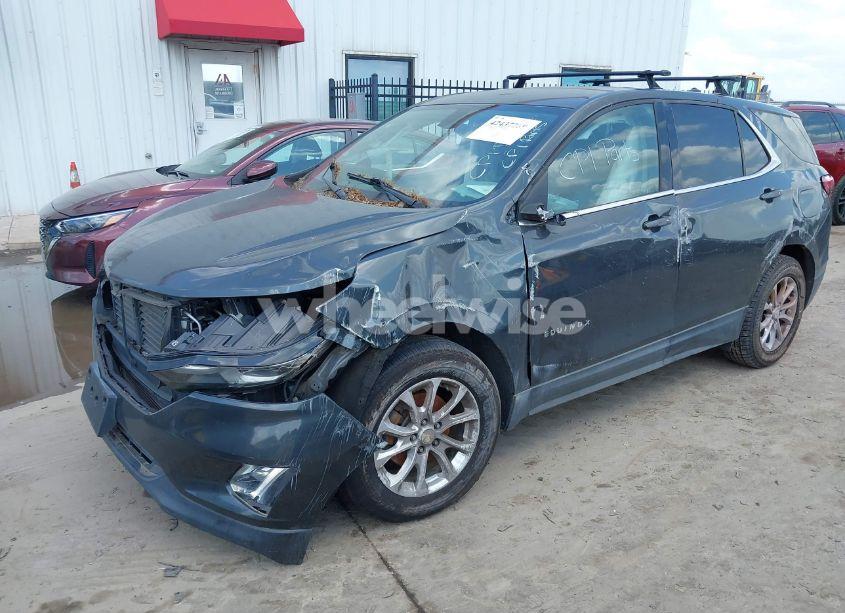 Photo 2 of 2018 Chevrolet Equinox LT (VIN 3GNAXJEVXJS638753)