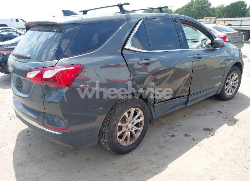 Photo 4 of 2018 Chevrolet Equinox LT (VIN 3GNAXJEVXJS638753)