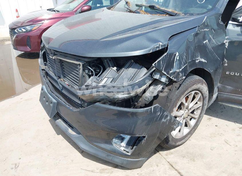 Photo 6 of 2018 Chevrolet Equinox LT (VIN 3GNAXJEVXJS638753)