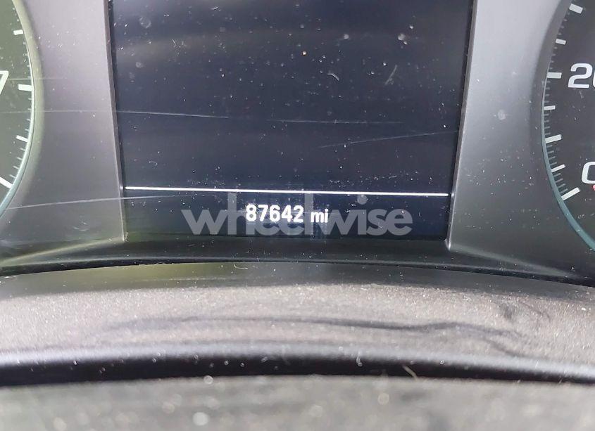 Photo 7 of 2018 Chevrolet Equinox LT (VIN 3GNAXJEVXJS638753)