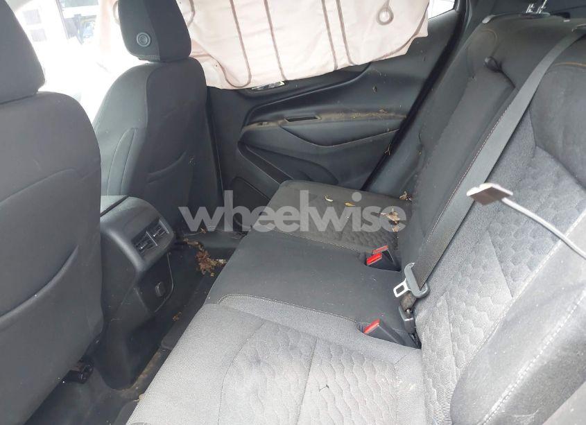 Photo 8 of 2018 Chevrolet Equinox LT (VIN 3GNAXJEVXJS638753)