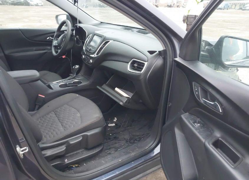 Photo 5 of 2018 Chevrolet Equinox LT (VIN 3GNAXJEVXJS644584)