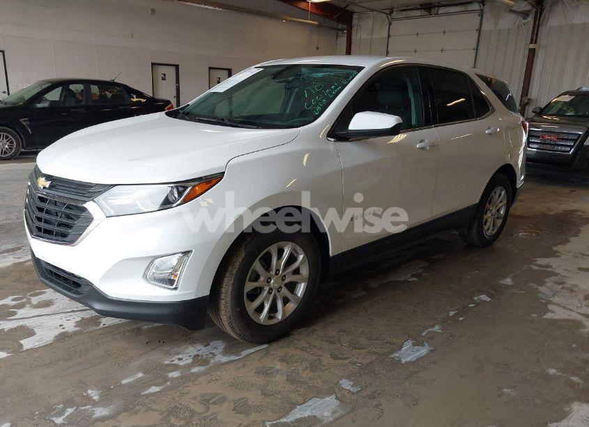 Photo 2 of 2020 Chevrolet Equinox FWD 2FL (VIN 3GNAXJEVXLS568688)
