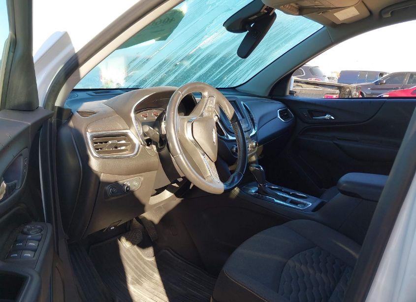 Photo 5 of 2020 Chevrolet Equinox FWD 2FL (VIN 3GNAXJEVXLS685445)