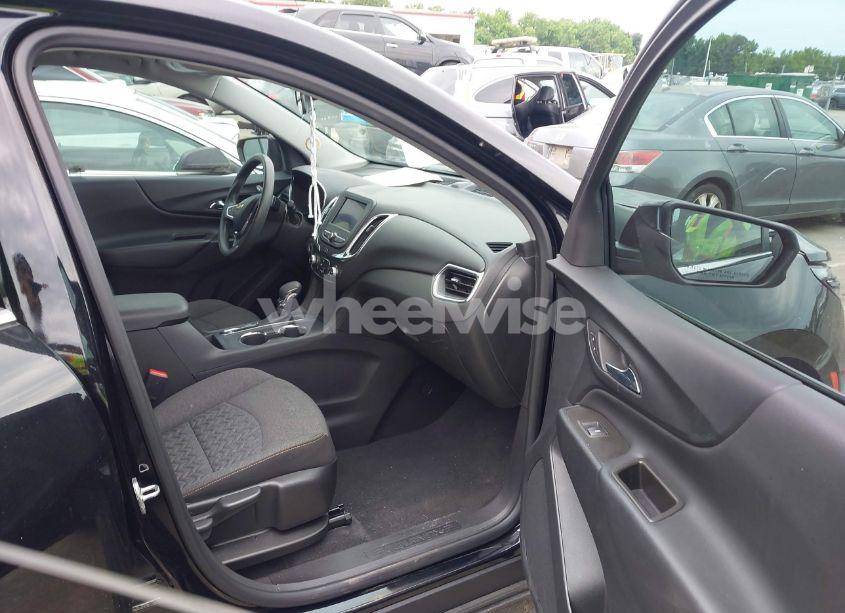 Photo 5 of 2023 Chevrolet Equinox FWD LT (VIN 3GNAXKEG0PL204271)