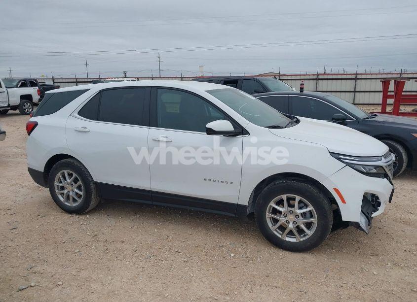 Photo 13 of 2024 Chevrolet Equinox FWD LT (VIN 3GNAXKEG0RL361317)