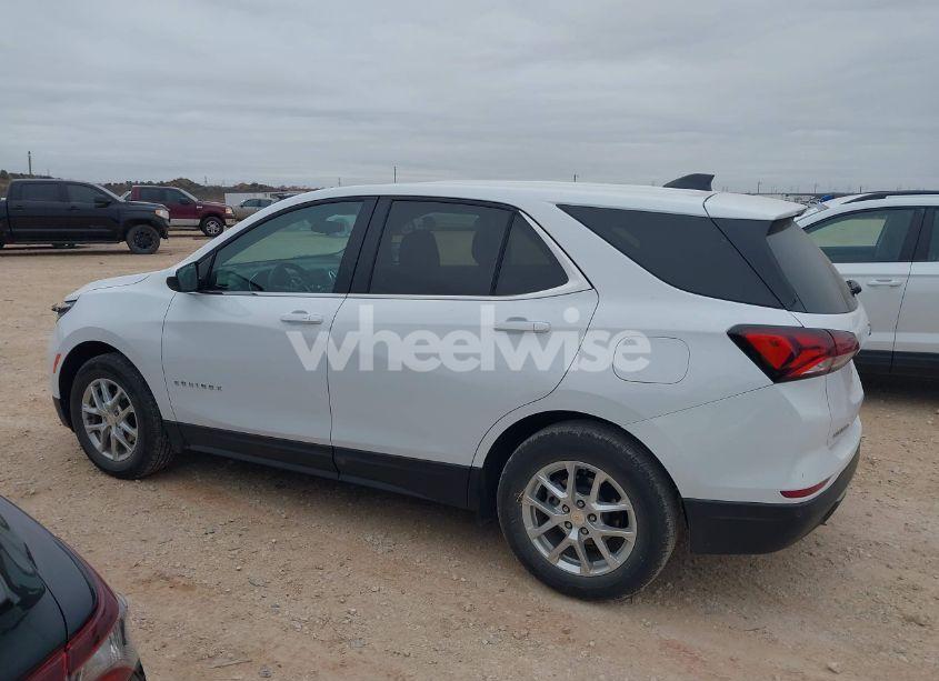 Photo 14 of 2024 Chevrolet Equinox FWD LT (VIN 3GNAXKEG0RL361317)