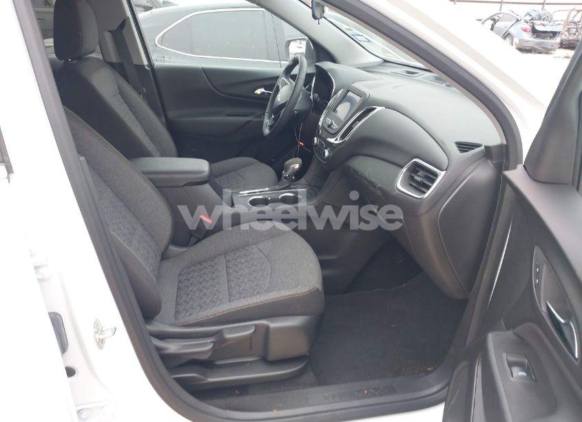 Photo 5 of 2024 Chevrolet Equinox FWD LT (VIN 3GNAXKEG0RL361317)