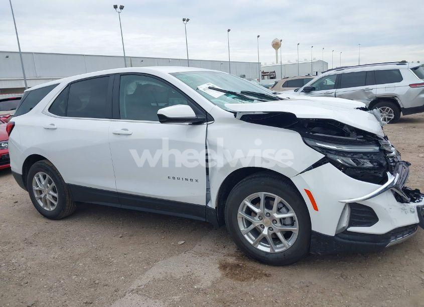 Photo 13 of 2024 Chevrolet Equinox FWD LT (VIN 3GNAXKEG0RL365349)
