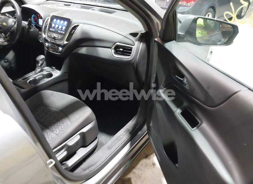 Photo 5 of 2024 Chevrolet Equinox FWD LT (VIN 3GNAXKEG0RS117107)