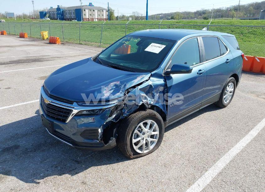 Photo 2 of 2024 Chevrolet Equinox FWD LT (VIN 3GNAXKEG1RL226461)