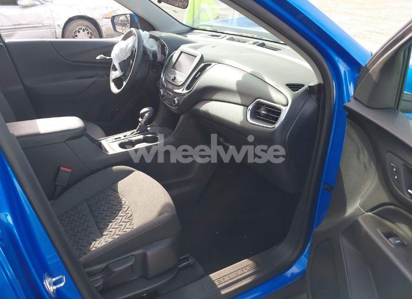 Photo 5 of 2024 Chevrolet Equinox FWD LT (VIN 3GNAXKEG1RL257323)