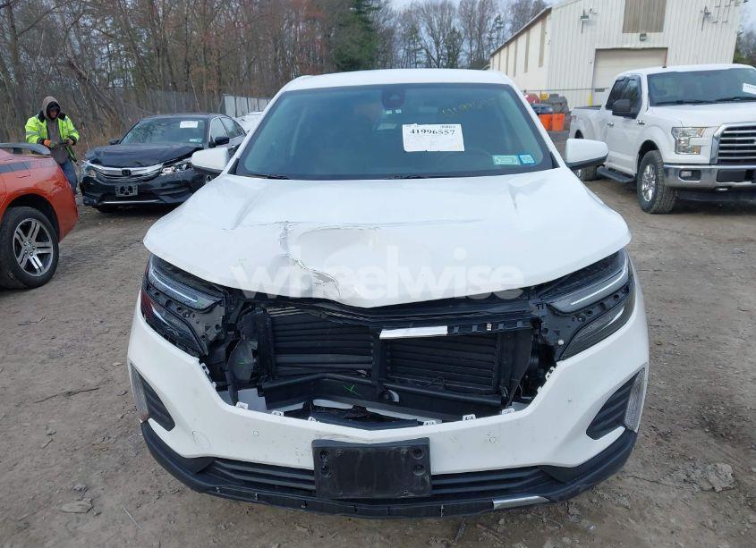 Photo 12 of 2024 Chevrolet Equinox FWD LT (VIN 3GNAXKEG1RL363819)