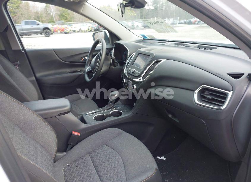 Photo 5 of 2024 Chevrolet Equinox FWD LT (VIN 3GNAXKEG1RL363819)