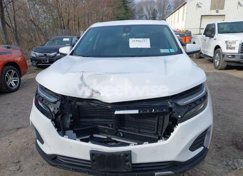 Photo 6 of 2024 Chevrolet Equinox FWD LT (VIN 3GNAXKEG1RL363819)