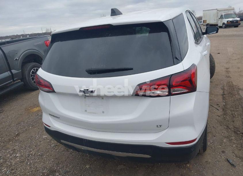 Photo 16 of 2024 Chevrolet Equinox FWD LT (VIN 3GNAXKEG1RS105869)