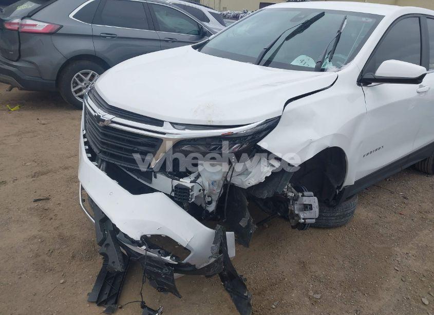 Photo 2 of 2024 Chevrolet Equinox FWD LT (VIN 3GNAXKEG1RS105869)