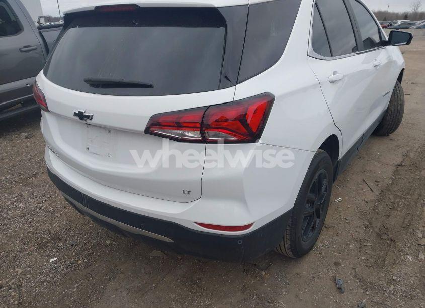 Photo 4 of 2024 Chevrolet Equinox FWD LT (VIN 3GNAXKEG1RS105869)