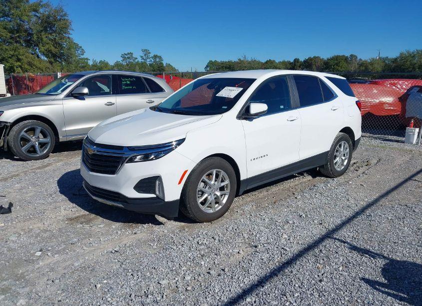 Photo 2 of 2024 Chevrolet Equinox LT (VIN 3GNAXKEG1RS146826)