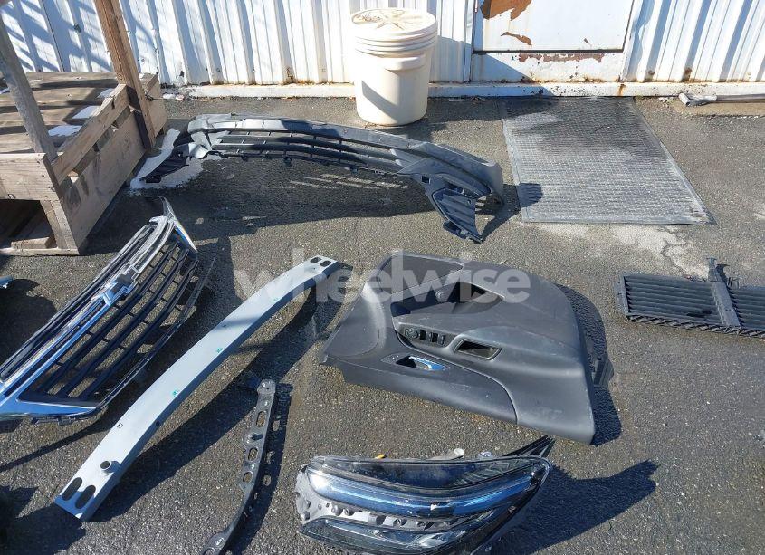 Photo 18 of 2024 Chevrolet Equinox FWD LT (VIN 3GNAXKEG1RS155915)