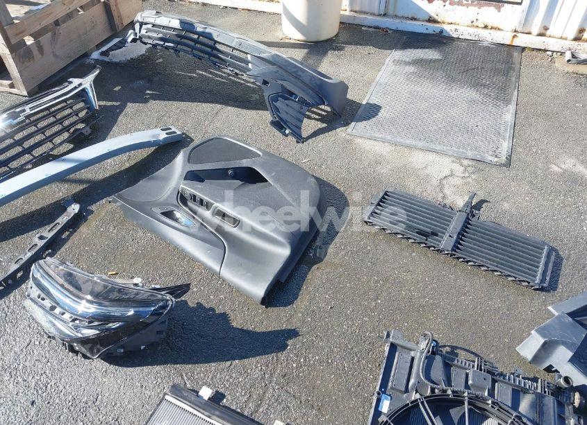 Photo 20 of 2024 Chevrolet Equinox FWD LT (VIN 3GNAXKEG1RS155915)