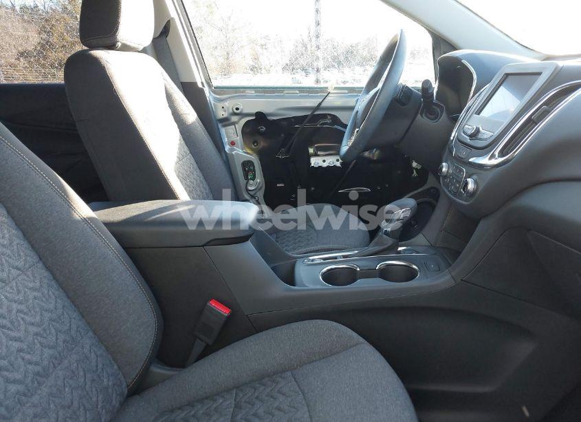 Photo 5 of 2024 Chevrolet Equinox FWD LT (VIN 3GNAXKEG1RS155915)