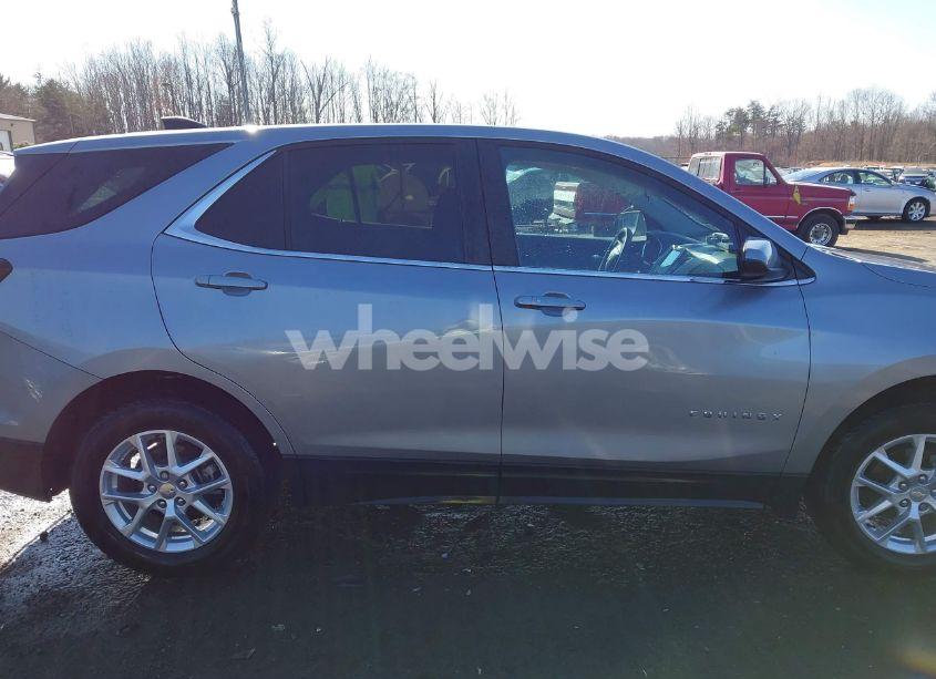 Photo 13 of 2023 Chevrolet Equinox FWD LT (VIN 3GNAXKEG2PL272426)