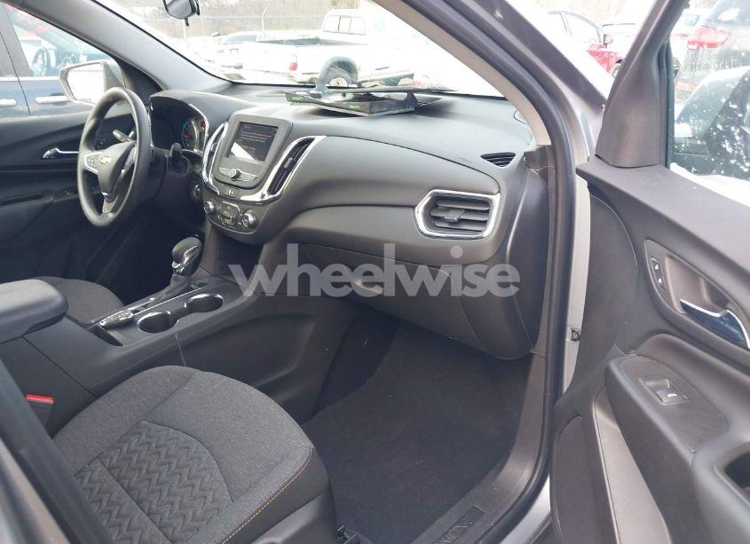 Photo 5 of 2023 Chevrolet Equinox FWD LT (VIN 3GNAXKEG2PL272426)