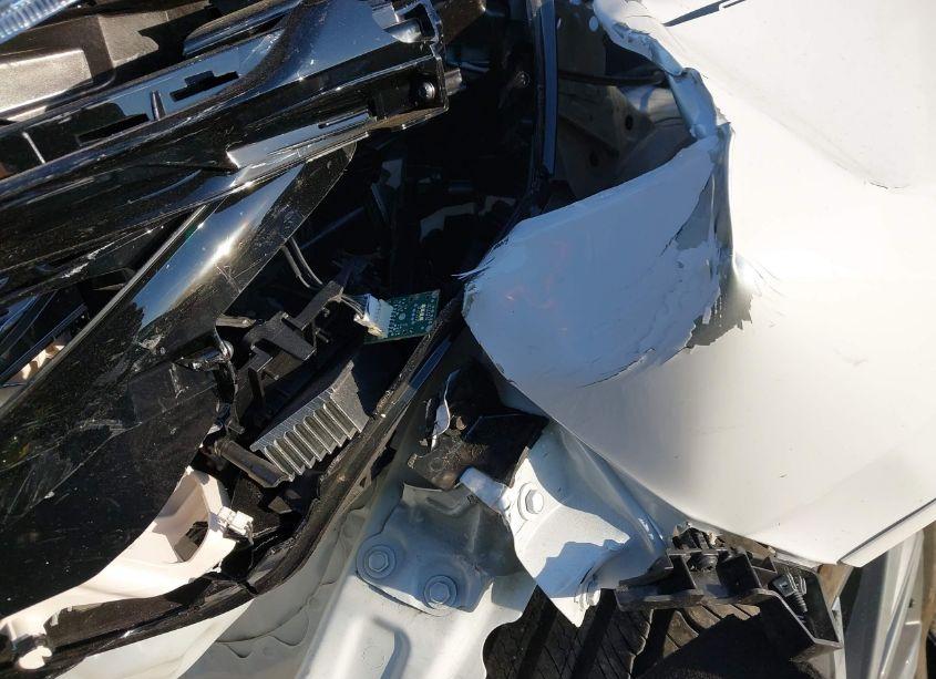 Photo 6 of 2024 Chevrolet Equinox FWD LT (VIN 3GNAXKEG2RL115255)