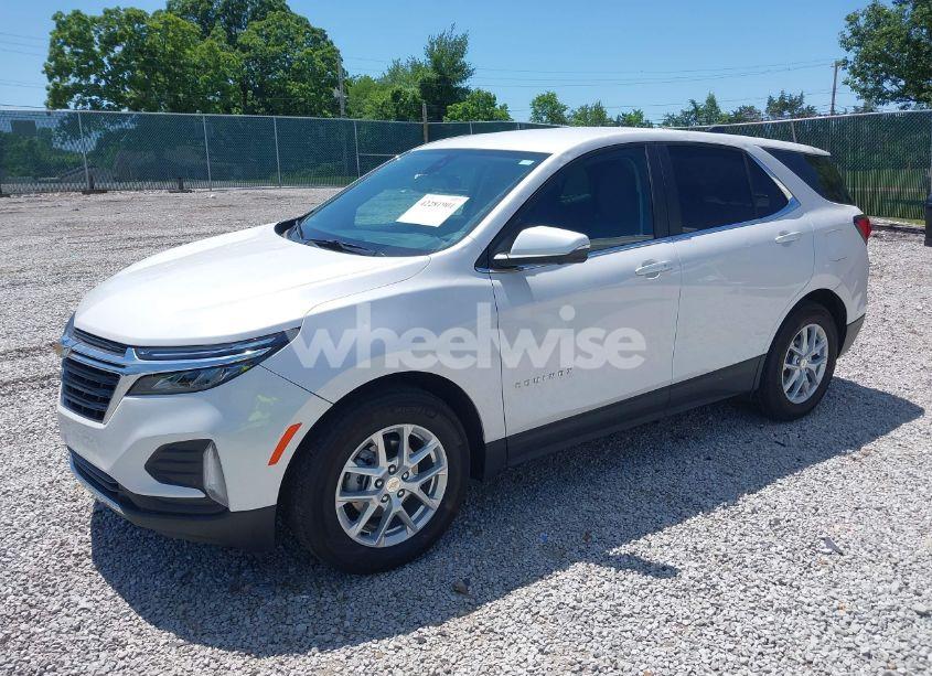 Photo 2 of 2024 Chevrolet Equinox FWD LT (VIN 3GNAXKEG2RL242152)