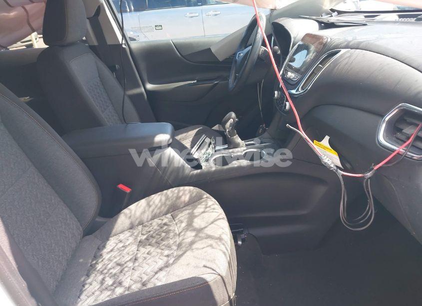 Photo 5 of 2024 Chevrolet Equinox FWD LT (VIN 3GNAXKEG2RS105279)