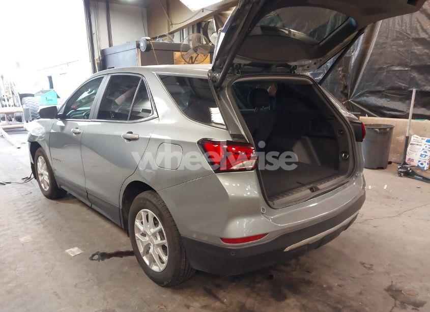 Photo 3 of 2024 Chevrolet Equinox FWD LT (VIN 3GNAXKEG3RS213068)