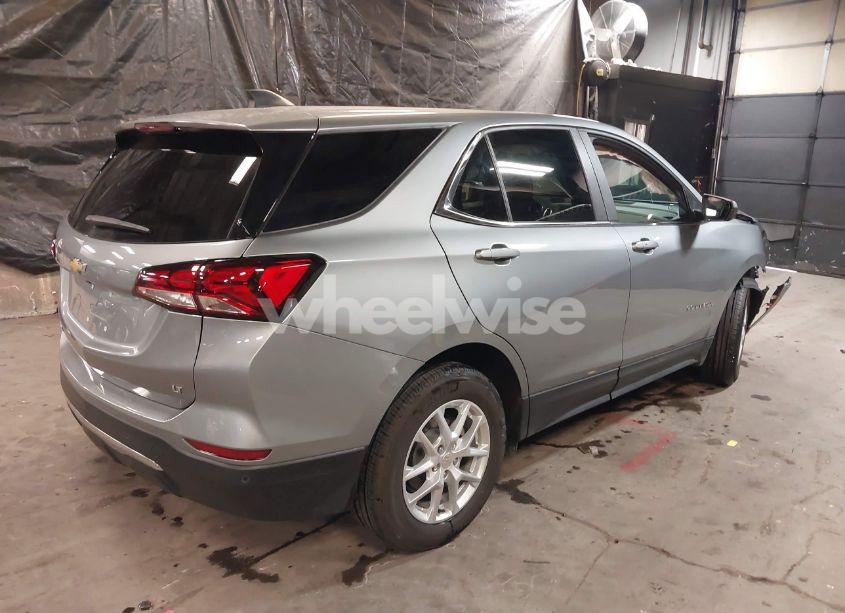 Photo 4 of 2024 Chevrolet Equinox FWD LT (VIN 3GNAXKEG3RS213068)
