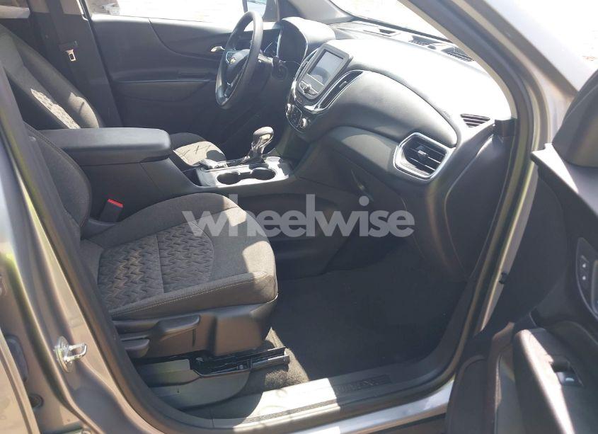 Photo 5 of 2023 Chevrolet Equinox FWD LT (VIN 3GNAXKEG4PL236611)