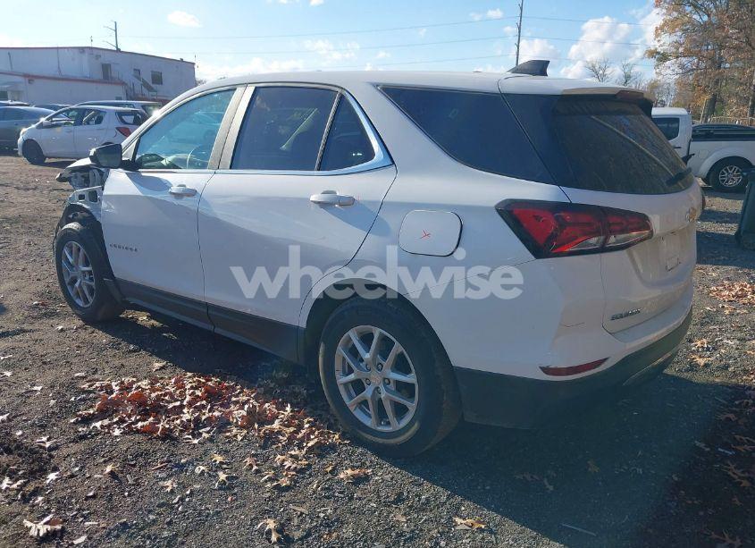 Photo 3 of 2024 Chevrolet Equinox FWD LT (VIN 3GNAXKEG4RL113099)