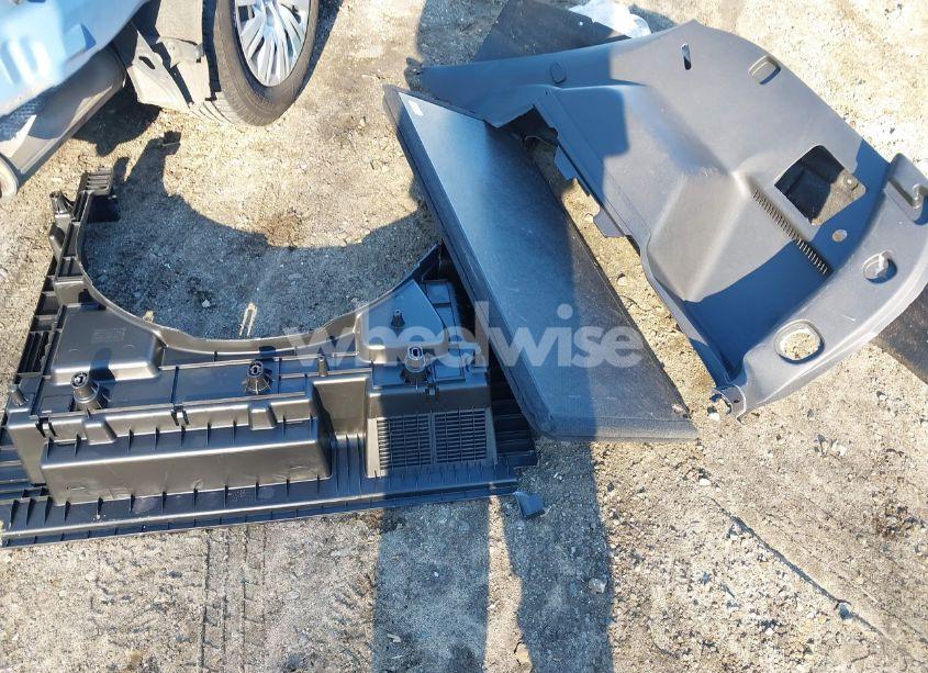 Photo 12 of 2024 Chevrolet Equinox FWD LT (VIN 3GNAXKEG4RL144126)