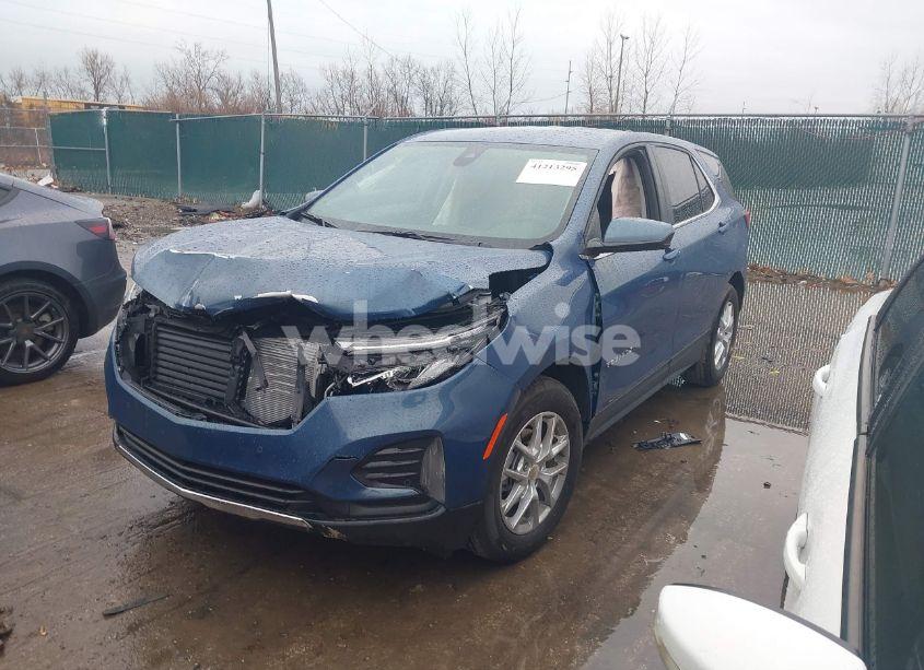 Photo 2 of 2024 Chevrolet Equinox FWD LT (VIN 3GNAXKEG4RL325906)