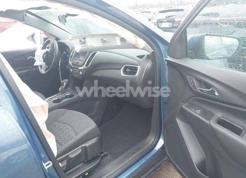 Photo 5 of 2024 Chevrolet Equinox FWD LT (VIN 3GNAXKEG4RL325906)