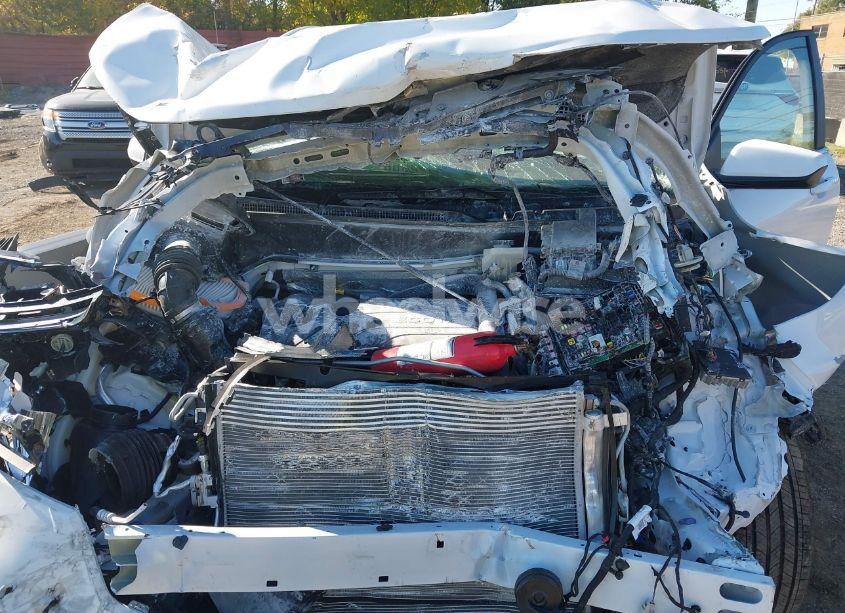 Photo 10 of 2024 Chevrolet Equinox FWD LT (VIN 3GNAXKEG4RL354502)