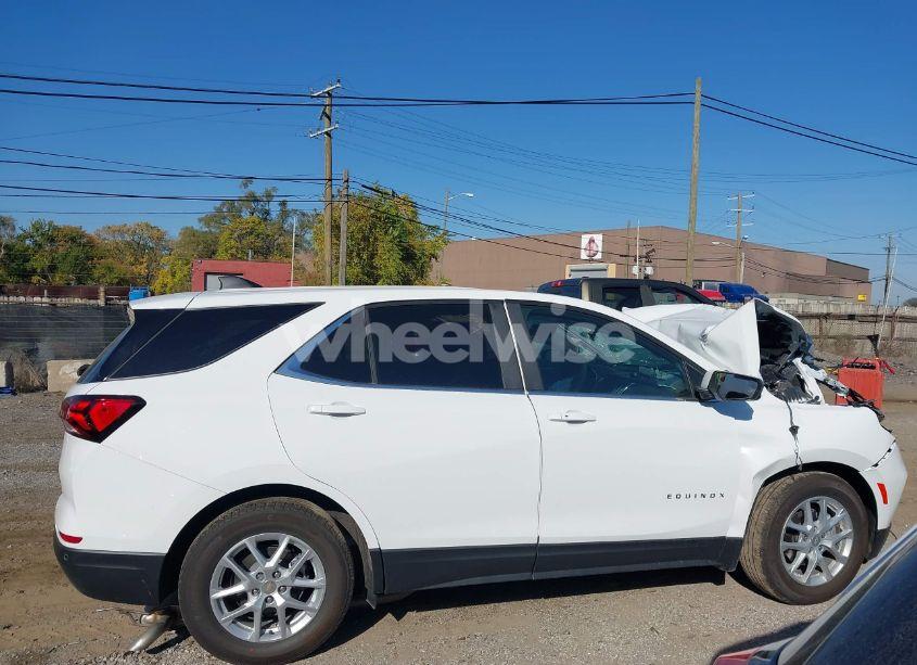 Photo 13 of 2024 Chevrolet Equinox FWD LT (VIN 3GNAXKEG4RL354502)