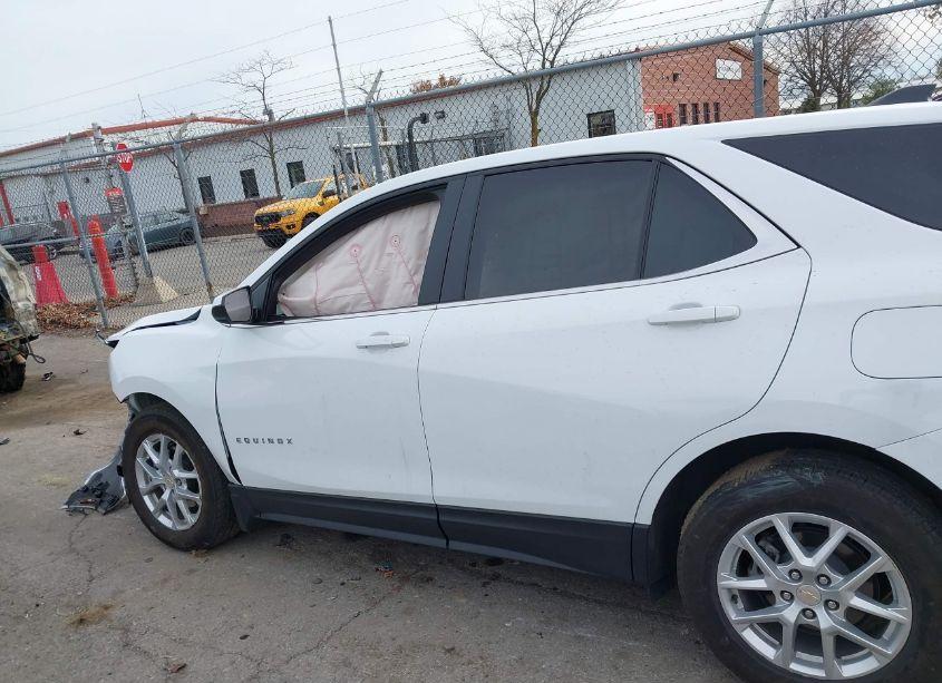 Photo 14 of 2024 Chevrolet Equinox FWD LT (VIN 3GNAXKEG4RS107308)