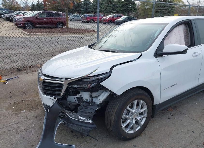 Photo 2 of 2024 Chevrolet Equinox FWD LT (VIN 3GNAXKEG4RS107308)