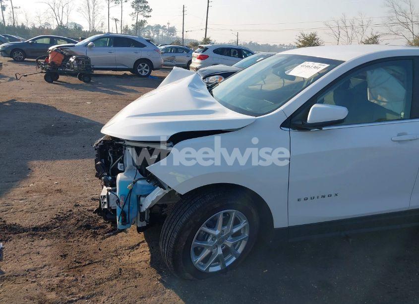 Photo 6 of 2024 Chevrolet Equinox FWD LT (VIN 3GNAXKEG4RS167363)
